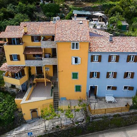 Apartments And Rooms Roberto B. วาลุน ภายนอก รูปภาพ